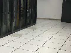 直铺式和架空PVC防静电地板的区别